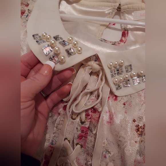 Ext. Rare Liz Lisa Flower Top - Picture 16 of 16